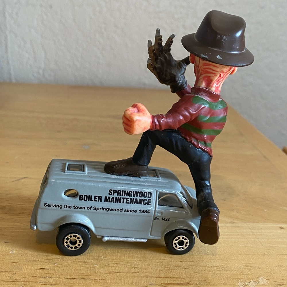 Freddy Back - Picture 5 of 7